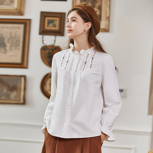 Famecoco范可儿荷叶边立领绣花衬衣减龄冬FAB8BH005 商品图1