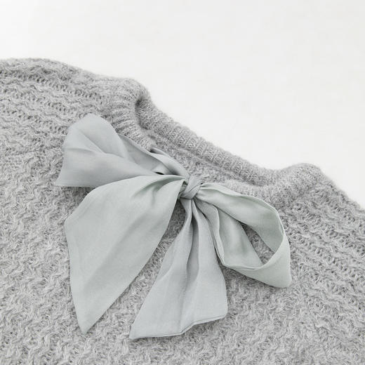 西遇蓝色v领毛衣女冬季新款宽松慵懒风蝴蝶结套头针织衫D0044081 商品图5