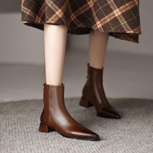 【预售5天】复古洋气棕色低跟尖头短靴，尖头擦色粗跟英伦马丁靴HCYYHD&3262 商品图0