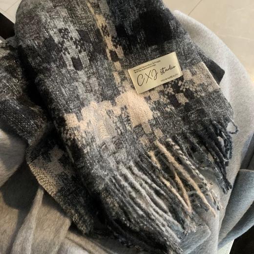 【潮流韩范；百搭不挑！】秋冬必备，围巾披肩两用，温暖又时髦。复古格子，韩系气息，高级感十足。男女款式，适合情侣，更添浪漫氛围！ 商品图10