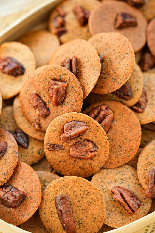 解馋又解压！【碧根果红茶奶香小脆】碧根果含量≥35% 进口红茶粉+鲜牛乳+黄油！0反式脂肪酸！独立小包装！一口一片嘎嘣脆！ 商品图3