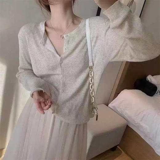 老米优品 / 温柔穿搭 bi入！《柔软又松弛的薄款细羊毛开衫》ins风 简约设计感 南方菇凉穿三季的单品！ 商品图7