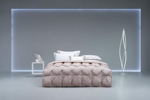 南方寝饰  立体蓄暖西班牙进口 95羽绒被 商品图0