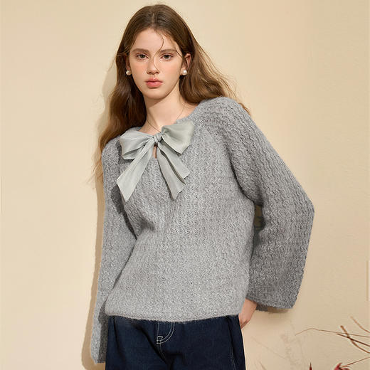 西遇蓝色v领毛衣女冬季新款宽松慵懒风蝴蝶结套头针织衫D0044081 商品图2
