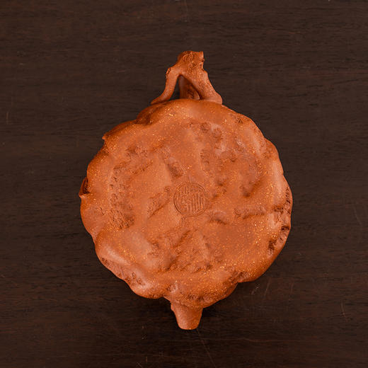 《供春壶》 王芳 正高级工艺美术师、江苏省工艺美术协会会员、宜兴紫砂行业协会会员、优秀中青年紫砂艺术家 商品图3