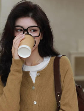 独家高定制0日本岛精一线成衣美利奴 无缝羊毛开衫!质感高级不拉跨，上身好美好 温柔 初秋法式慵懒风穿搭【干吉娜Chigina.羊毛开 衫]开团价 89元直接拿下!