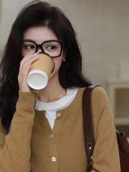 独家高定制0日本岛精一线成衣美利奴 无缝羊毛开衫!质感高级不拉跨，上身好美好 温柔 初秋法式慵懒风穿搭【干吉娜Chigina.羊毛开 衫]开团价 89元直接拿下! 商品图0