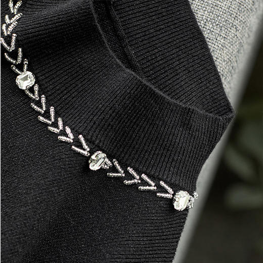 【高货wl】全新升级【铂金会员413/天猫559/差价146】(01804) 洛诗琳秋冬半高领钉珠打底衫时尚V领背心裙收腰两件套 商品图2