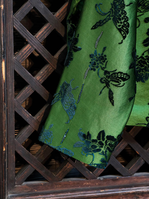 盛唐牡丹| 翡翠绿蝶恋花漳缎外套-钉珠款(钉珠花纹随机） 商品图12