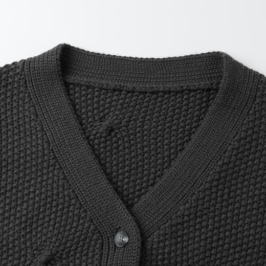 Famecoco范可儿短款v领肌理绞花针织开衫女FAB8DE033 商品图2