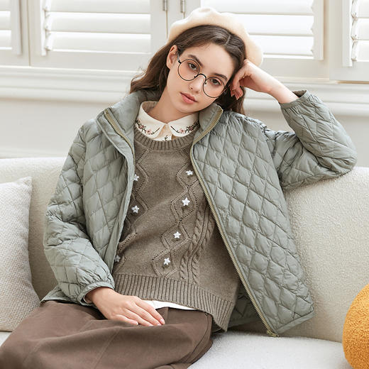 Famecoco范可儿短款轻薄保暖菱格绗缝羽绒服女款FAB8AM030 商品图4