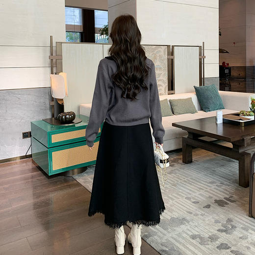 奢姿2025年冬季新款大码女装针织流苏半裙套装胖妹妹撞色两件套9844990317 商品图3