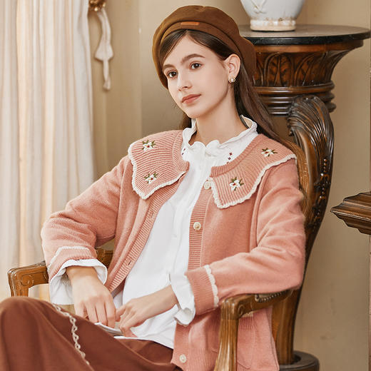 Famecoco范可儿娃娃领手工绣花毛衣开衫外套冬款FAB8DE043 商品图3