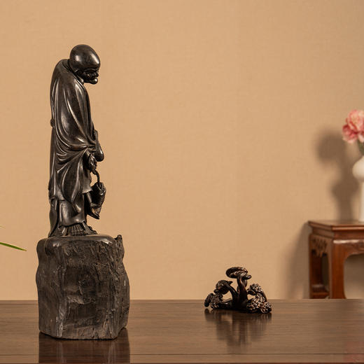 清 紫檀木雕罗汉像 商品图1