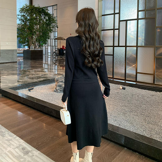 奢姿2024年冬季新款大码女装V领假两件裙子胖妹妹休闲针织连衣裙9344892094 商品图3