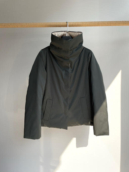 1214-5 亏清无退换 仅剩黑白双面 意大利小狗头 正品 色丁绸缎 超轻盈鹅绒面包羽绒服 商品图13