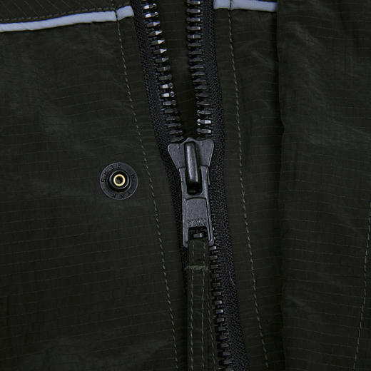 【新品上新】HX 冬季短款带帽羽绒服Z100440032101/02 商品图4