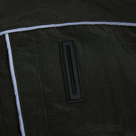 【新品上新】HX 冬季短款带帽羽绒服Z100440032101/02 商品图5