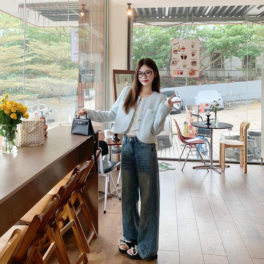 【269元任选2件】现货！成本巨贵，拍下包赚！ 系扣小香风短款外套 商品图3