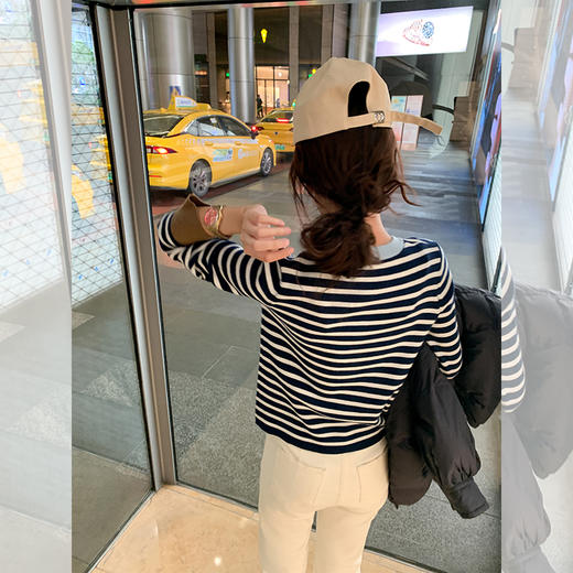 【149元任选2件】现货！条纹圆领针织衫 商品图4