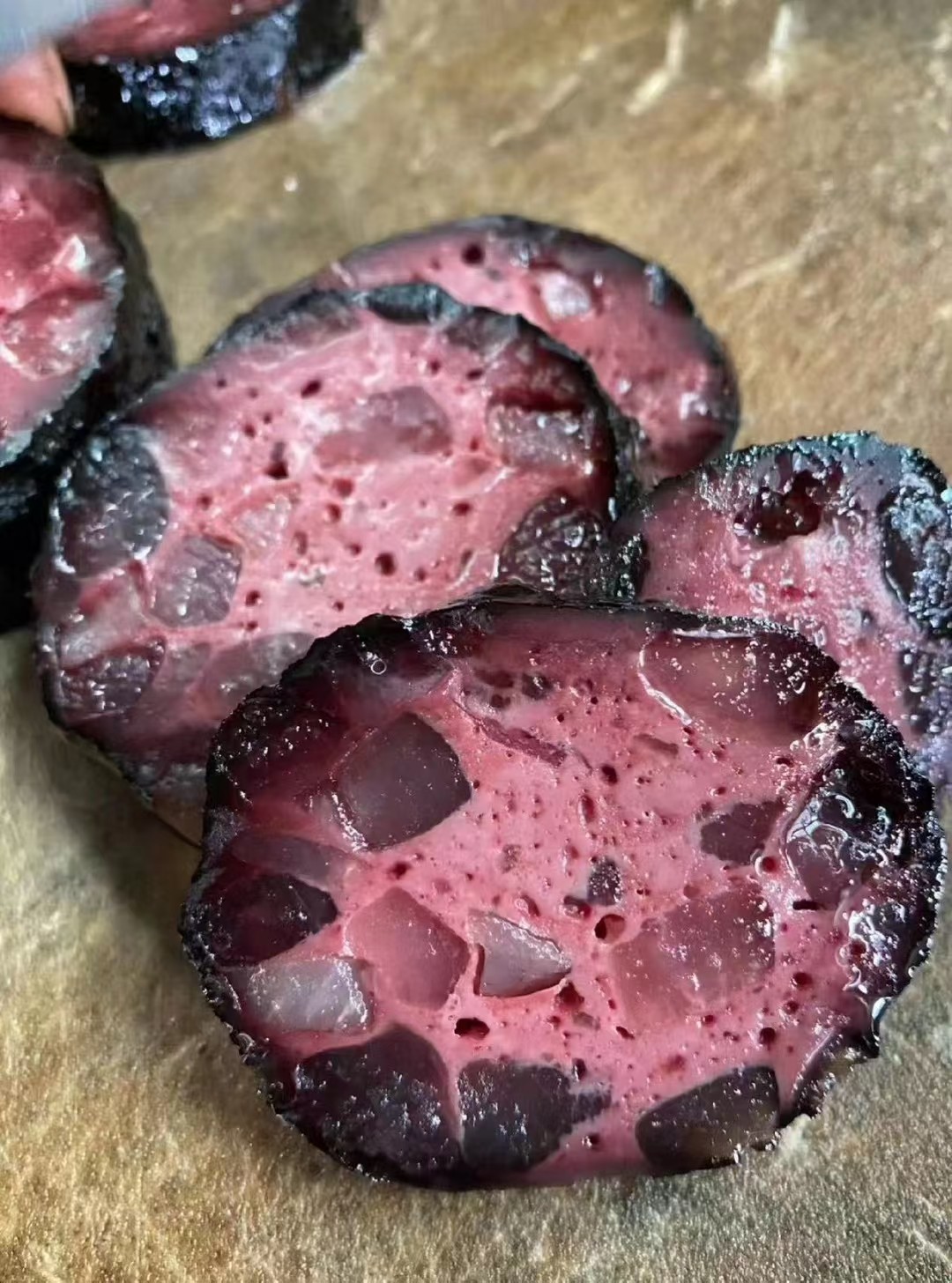 猪血丸子，1个，邵阳带过来的