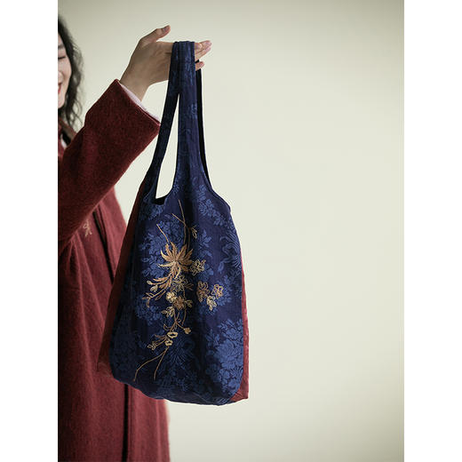 牧衣游原创 丝麻棉手工刺绣单肩包 听风说【不支持会员折】 商品图3