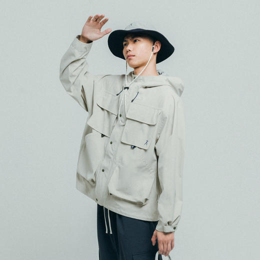 【品牌特惠】ACMEITEM爱棵米 情侣户外冲锋衣强防水外套连帽出行夹克上衣男女GAG3210885A 商品图2