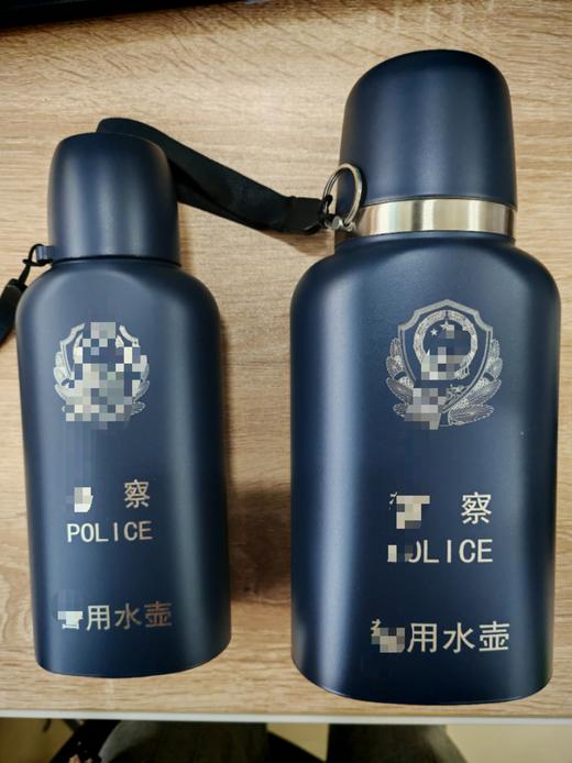 全套包装 经改进后比原来的保温水壶保温效果更好，容量更大；外盖包钢，跌落不易摔碎。 商品图0