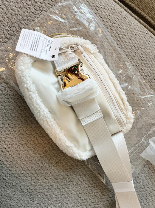 好折！lululemon 泰迪熊羊羔毛Everywhere 1L腰包胸包 商品图2