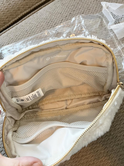 好折！lululemon 泰迪熊羊羔毛Everywhere 1L腰包胸包 商品图1