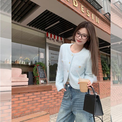 【269元任选2件】现货！成本巨贵，拍下包赚！ 系扣小香风短款外套 商品图2