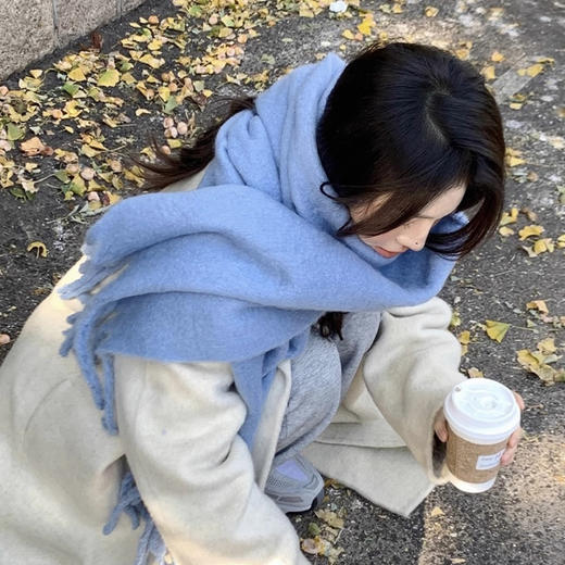 鹿鹿推荐 • baby奶呼呼蓝！马海毛加厚纯色围巾秋冬保暖围脖披肩 商品图0