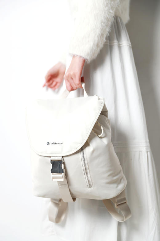 白色与黑色一起，水桶抽绳背包。10L大容量拉链瑜伽双肩包A121488 商品图14