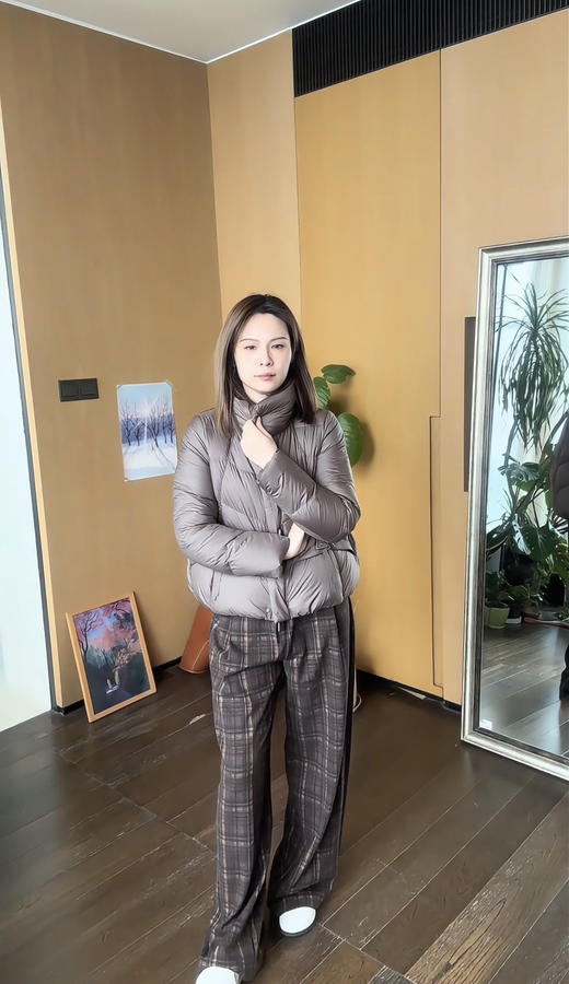 噢蜜ooomeooo短款百搭羽绒服 商品图1