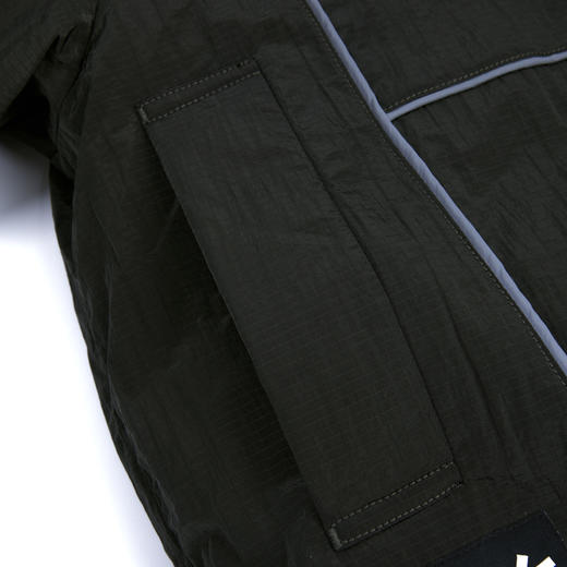 【新品上新】HX 冬季短款带帽羽绒服Z100440032101/02 商品图6