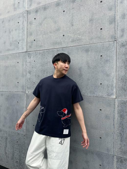 T*B 24春夏新款大幅狗狗刺绣饰短袖 T 恤 商品图0