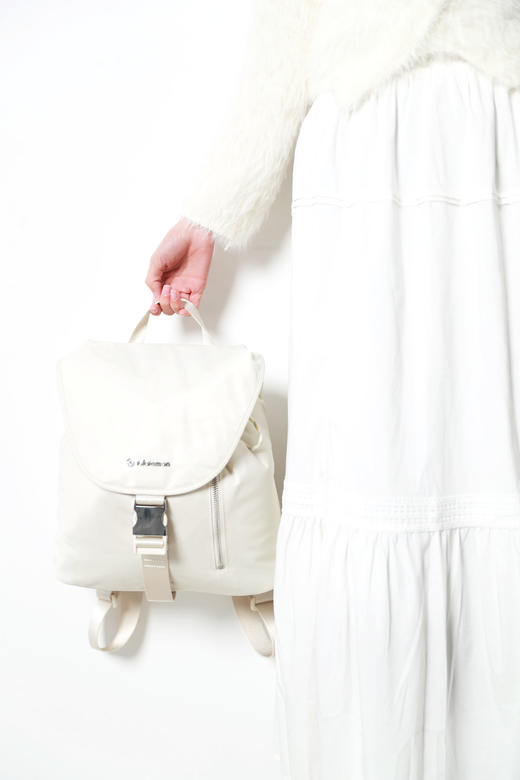 白色与黑色一起，水桶抽绳背包。10L大容量拉链瑜伽双肩包A121488 商品图12