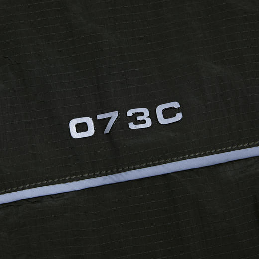 【新品上新】HX 冬季短款带帽羽绒服Z100440032101/02 商品图10