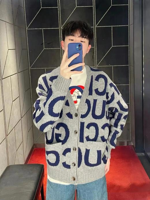 G家 GG蓝大字母挂毛灰开衫外套 （JN） 商品图0