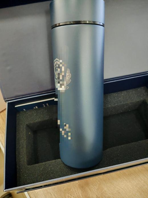 双层不锈钢结构，采用无尾高真空钎焊技术，保温效果好，时间长，使用寿命长达8年以上 商品图0