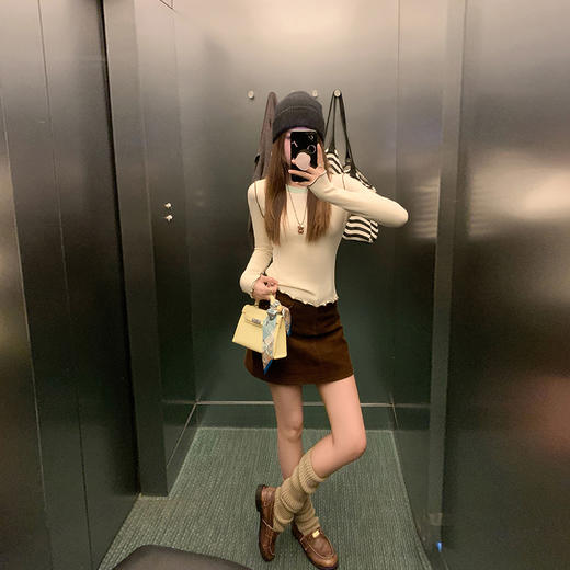 【110元任选3件】现货秒杀！卖完下架不再补！微信粉丝打折价！！百搭杏色修身显瘦短款打底衫 商品图1