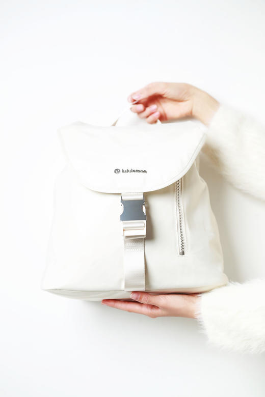 白色与黑色一起，水桶抽绳背包。10L大容量拉链瑜伽双肩包A121488 商品图7