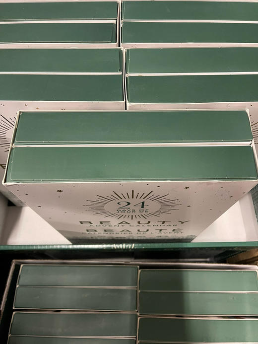 24件护肤盲盒礼盒套装！美国直邮只要220元🉐包税包邮到手了🔥限量版护肤护发24天礼品套盒，每天开盲盒！2024限量套盒 商品图5