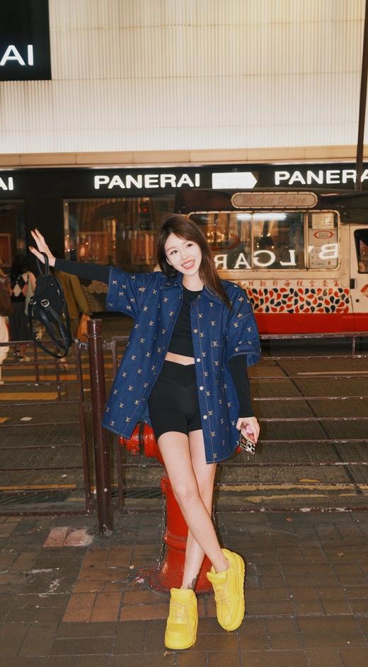 驴家 金丝绣花牛仔上衣（JN） 商品图0