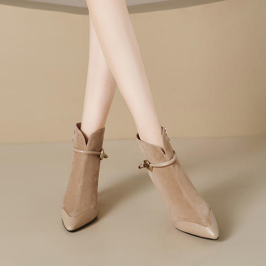 【预售5天】优雅气质名媛时装靴秋冬季新款靴子尖头粗跟高跟女靴金属扣短靴女QS&6053 商品图1