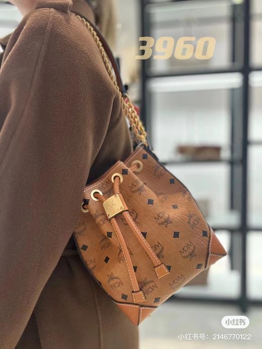 B121524小包包大容量水桶包新款还可以斜挎哦超洋气的一款 商品图5