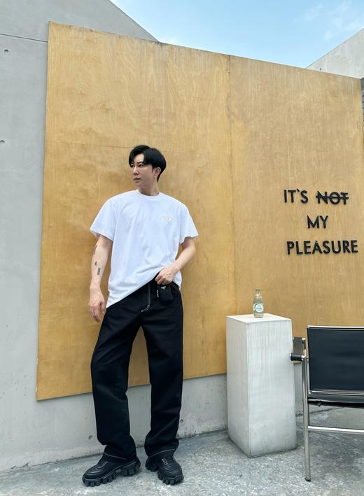 P家 金属字母三角徽标毛边贴布T恤 商品图1