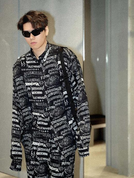 B家  Doodles字母OS廓形衬衫（JN） 商品图1