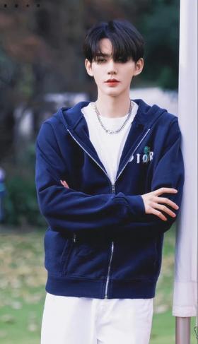 D家 小恐龙破洞连帽外套（JN）