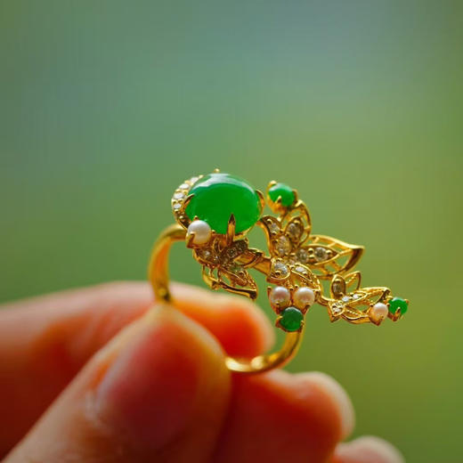 龢盒原创 一枝春叶略过枝头 翡翠蛋面戒指 商品图1
